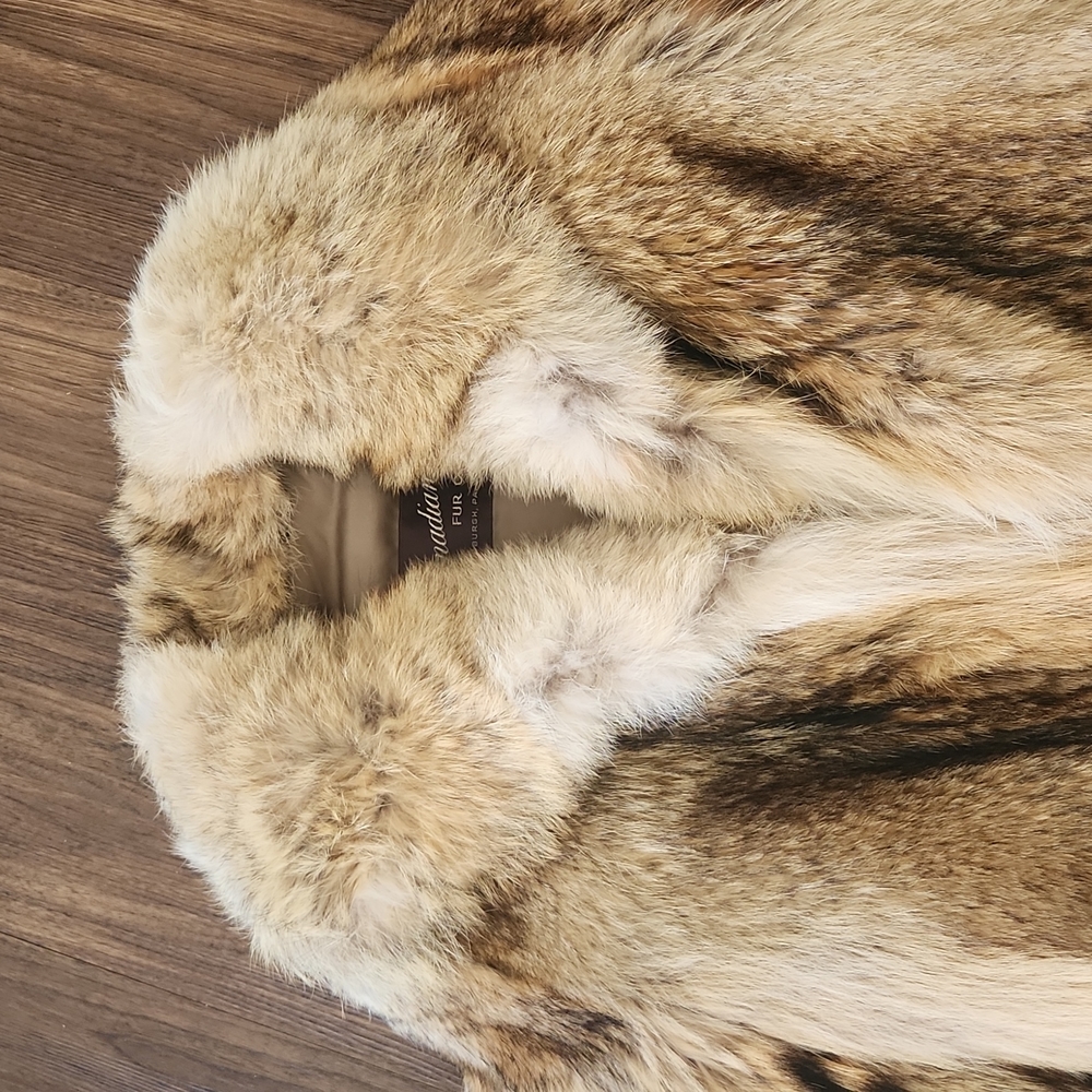 New Canadian Fur Co. Authentic Natural Letout Coyote Fur Jacket/ Coat - Picture 5 of 17